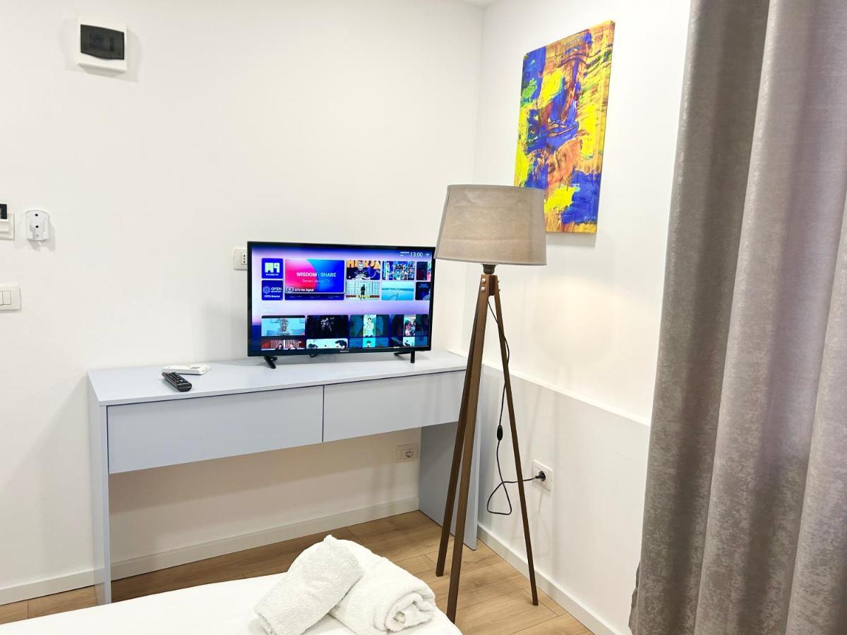 Tirana Inn Hotel ภายนอก รูปภาพ