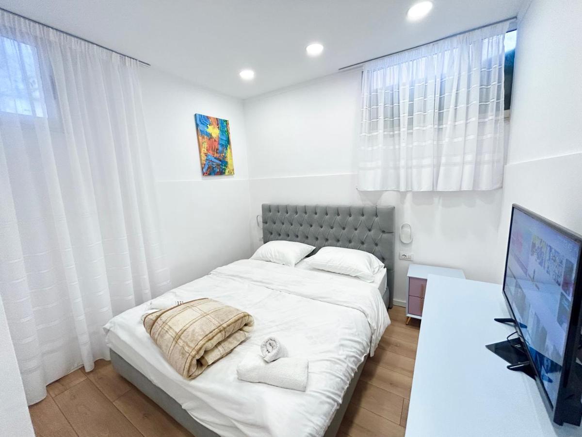 Tirana Inn Hotel ภายนอก รูปภาพ